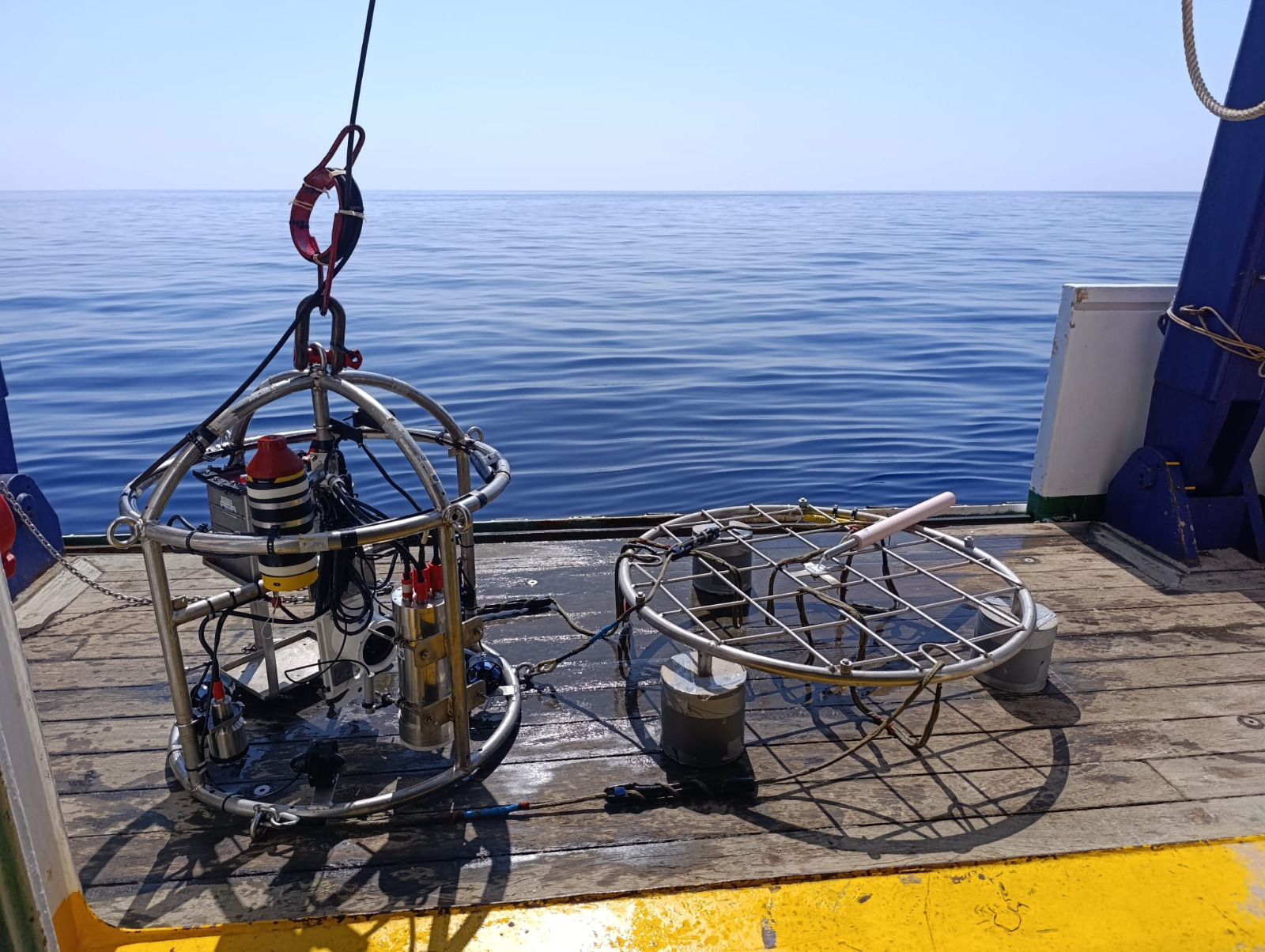 Lander desplegado en aguas de las Islas Baleares utilizando el LanderPick desarrollado por el IEO © Rocío Grana. IEO, CSIC